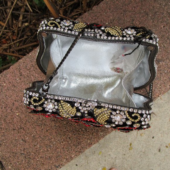 Hand Made Clutch Purse With Shoulder Strap - Picture 3 of 3